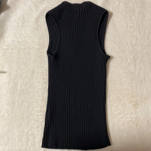 Authentic Chanel Ribbed Knit Sleeveless Top in Black size 40 - Picture 14 of 16